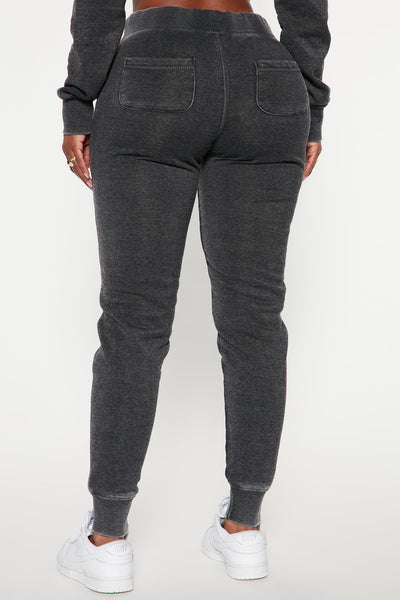 https://cdn.shopify.com/s/files/1/0293/9277/products/10-06-22Studio3_TH_RL_14-50-06_5_JU127_Charcoal_0935_EH.jpg?v=1665096898&with=400&height=600
