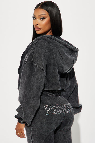 https://cdn.shopify.com/s/files/1/0293/9277/files/10-06-23Studio2_KJ_AA_15-29-51_20_ZDZPK11223_BlackWash_63647_SG.jpg?v=1697064185&with=400&height=600