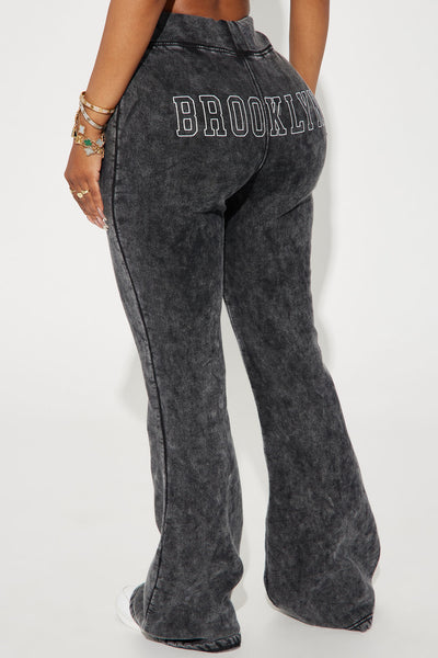 https://cdn.shopify.com/s/files/1/0293/9277/files/10-06-23Studio2_KJ_AA_15-37-52_21_ZDZPK11271BR_BlackWash_21388_MR.jpg?v=1697064172&with=400&height=600