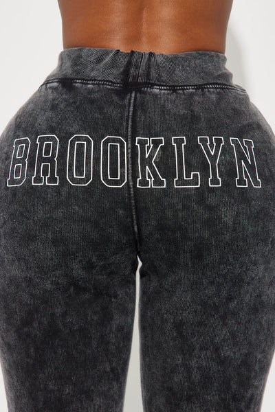 https://cdn.shopify.com/s/files/1/0293/9277/files/10-06-23Studio2_KJ_AA_15-37-52_21_ZDZPK11271BR_BlackWash_21390_MR.jpg?v=1697064172&with=400&height=600
