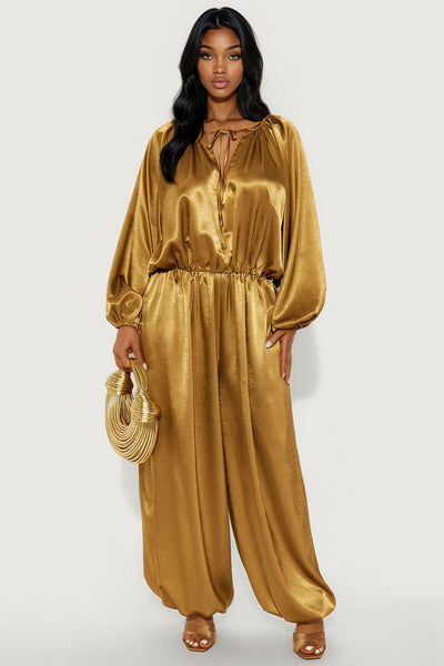 https://cdn.shopify.com/s/files/1/0293/9277/files/10-06-25_S4_4_25GWYQ17396_Olive_JZ_JC_08-15-33_26339_CM-Kaliani_CM_PXF.jpg?v=1763307634&with=400&height=600