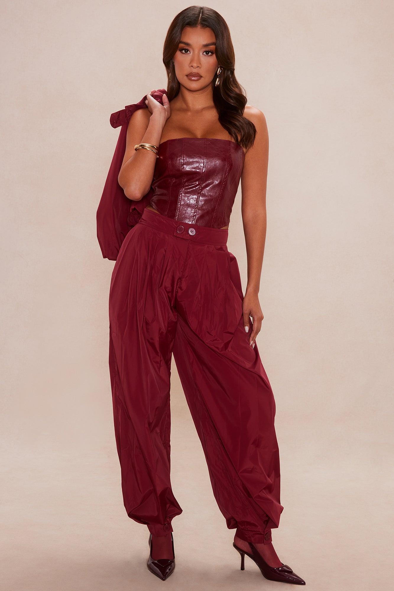 https://cdn.shopify.com/s/files/1/0293/9277/files/10-07-25_S5_35_25GWT2801_Burgundy_KF_IM_13-25-36_12700_PXF.jpg?v=1763664857