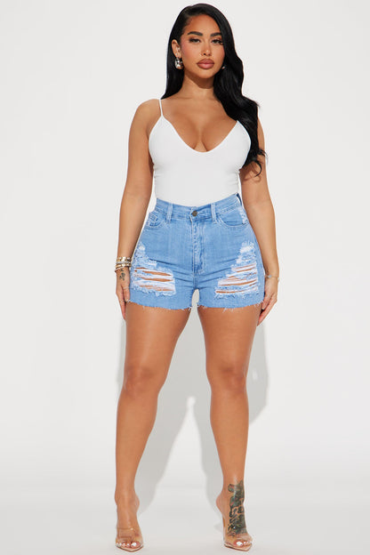 https://cdn.shopify.com/s/files/1/0293/9277/files/10-10-23Studio1_BT_PC_12-59-02_15_AB2534_LightWash_27668_MR.jpg?v=1697239815