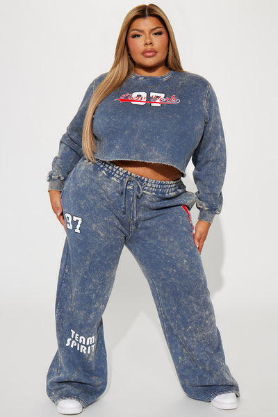 https://cdn.shopify.com/s/files/1/0293/9277/files/10-10-23Studio4_TK_AC_14-42-19_47_ZDZPK11275ST_Navycombo_15869_PLUS_PXF.jpg?v=1697582904&with=400&height=600