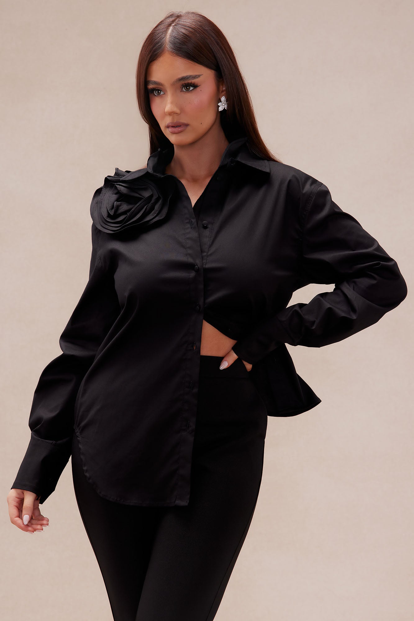 https://cdn.shopify.com/s/files/1/0293/9277/files/10-10-24_S5_16_GW24K1716_Black_RA_IM_11-10-28_19418_SL.jpg?v=1729017238