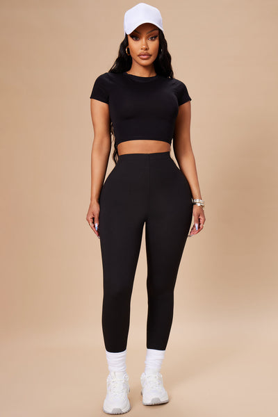 https://cdn.shopify.com/s/files/1/0293/9277/products/10-12-22Studio7_ME_RL_15-29-16_18_IB5400_Black_20661_SG.jpg?v=1665688357&with=400&height=600