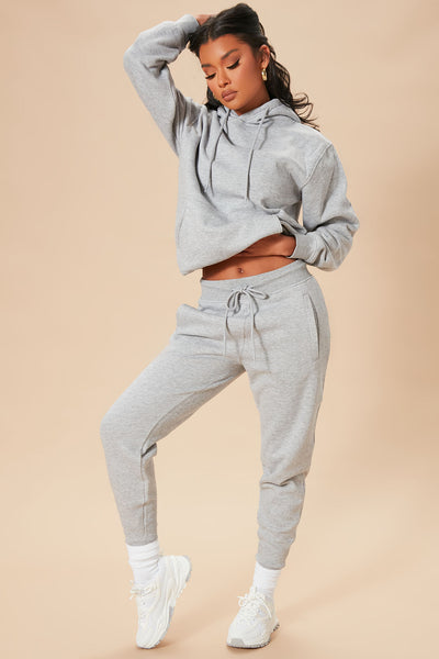 https://cdn.shopify.com/s/files/1/0293/9277/products/10-12-22Studio7_SN_MR_10-42-30_2_WMKT40418_HeatherGrey_32341_JB.jpg?v=1665608410&with=400&height=600