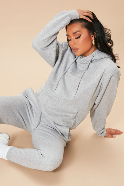 https://cdn.shopify.com/s/files/1/0293/9277/products/10-12-22Studio7_SN_MR_10-42-30_2_WMKT40418_HeatherGrey_32358_JB_JB.jpg?v=1665608410&with=400&height=600