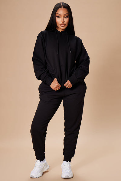 https://cdn.shopify.com/s/files/1/0293/9277/products/10-13-22Studio7_ME_RL_15-04-16_20_WMKT40418_Black_0769__WG.jpg?v=1670892986&with=400&height=600