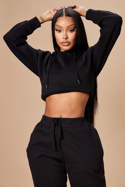 https://cdn.shopify.com/s/files/1/0293/9277/products/10-13-22Studio7_ME_RL_15-06-10_20_WMKT40418_Black_0784__WG.jpg?v=1670892986&with=400&height=600