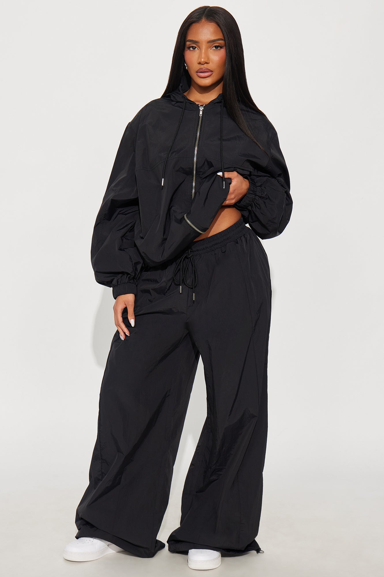 https://cdn.shopify.com/s/files/1/0293/9277/files/10-13-25_S2_57_V125JK1302_Black_AB_RA_15-07-03_45392_SKS.jpg?v=1764543818