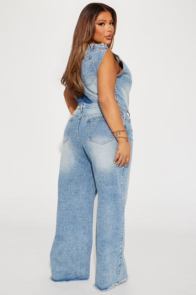 https://cdn.shopify.com/s/files/1/0293/9277/files/10-16-23Studio4_KS_EV_13-30-34_7_SK6148_Denim_0448_PLUS_PXF.jpg?v=1698165055&with=400&height=600