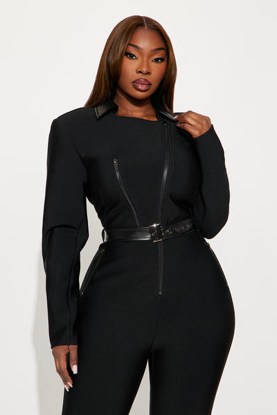 https://cdn.shopify.com/s/files/1/0293/9277/files/10-16-25_S3PM_82_V12507JP0806_Black_LR_DJ_18-30-45_PLUS_10830_SKS.jpg?v=1762385616&with=400&height=600