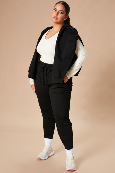 https://cdn.shopify.com/s/files/1/0293/9277/products/10-17-22Studio7_KJ_DJ_11-24-11_28_WMKT40418_Black_0565_PLUS_PB.jpg?v=1670892986&with=400&height=600
