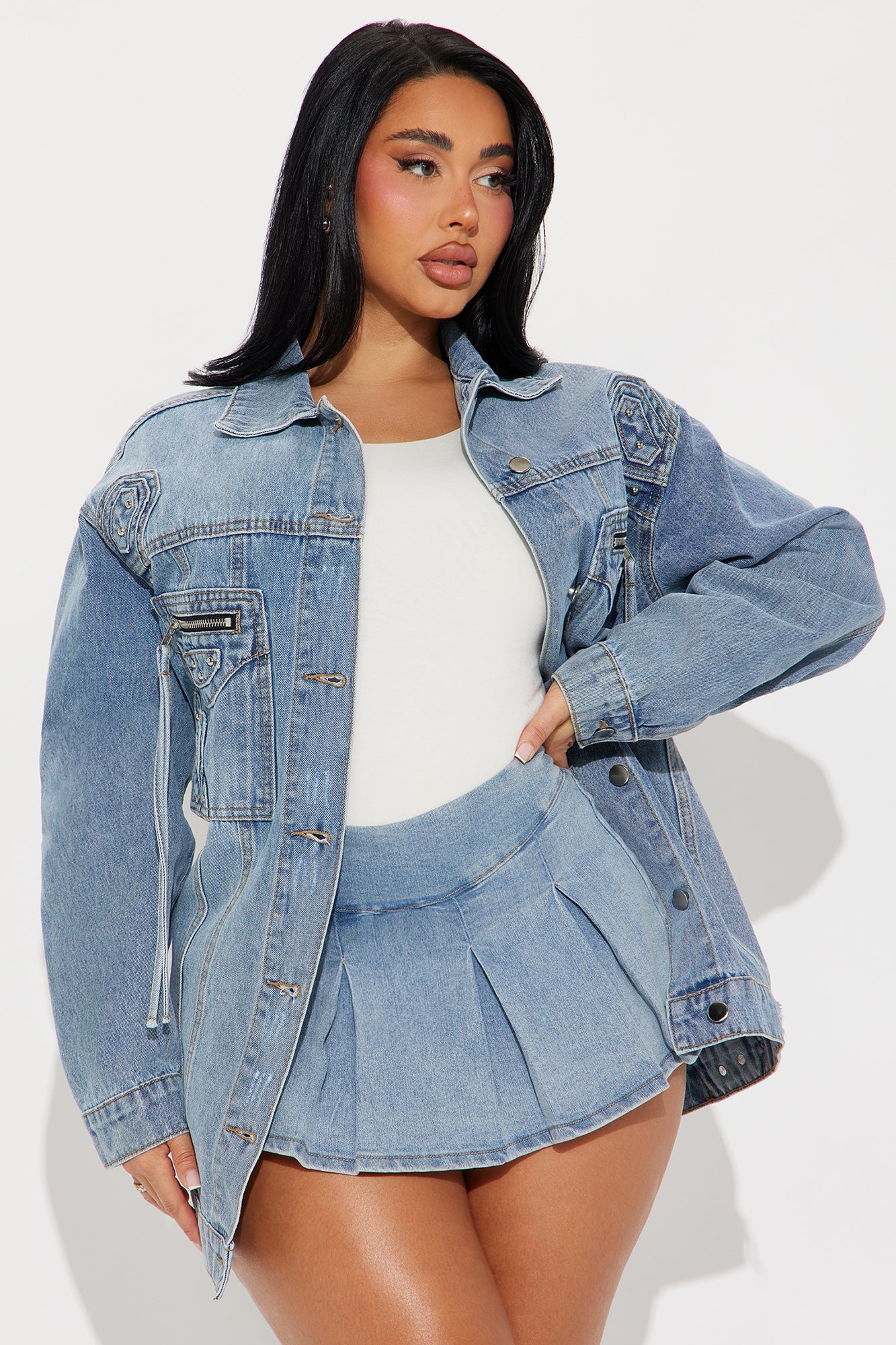https://cdn.shopify.com/s/files/1/0293/9277/files/10-17-24_S1_14_BFN2342JTJC_LightWash_RA_AP_11-01-57_153588_PXF.jpg?v=1729287015