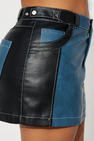 https://cdn.shopify.com/s/files/1/0293/9277/files/10-17-25_S3_35_25GWY1577_DarkWash_ZSR_DA_AC_14-49-19_PLUS_75412_PXF.jpg?v=1761081654&with=400&height=600
