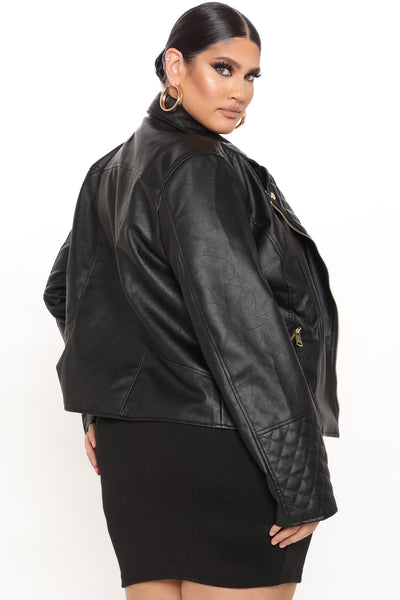 https://cdn.shopify.com/s/files/1/0293/9277/products/10-19-21Studio3_ME_RL_12-04-52_21_HMJ20388_Black_4705_PLUS_KL.jpg?v=1664236033&with=400&height=600