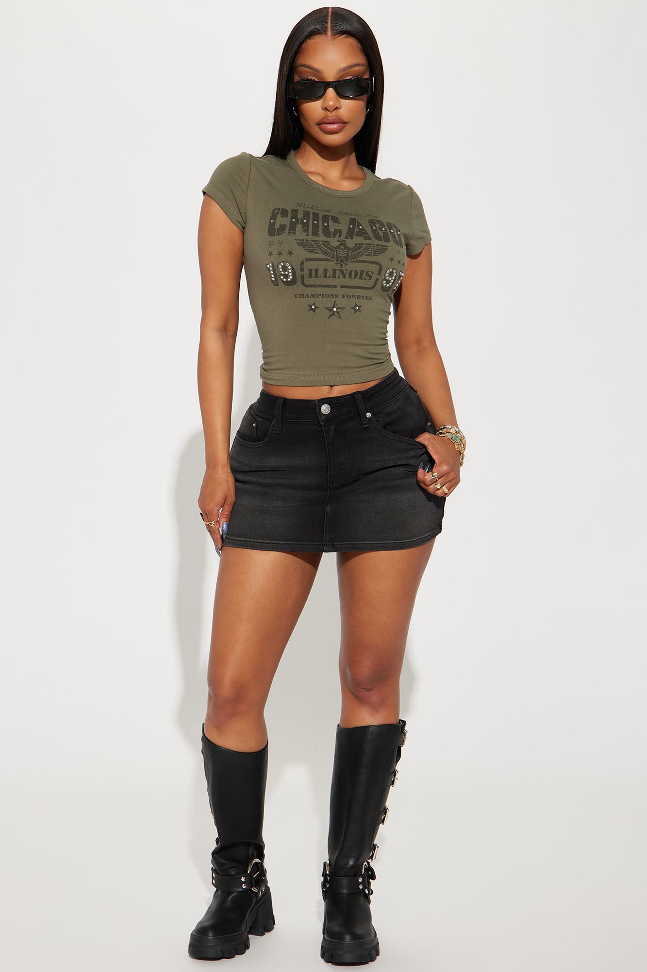 https://cdn.shopify.com/s/files/1/0293/9277/files/10-19-23Studio2_KJ_RL_16-19-22_25_FN07212201_BlackWash_23161_ES.jpg?v=1698097005
