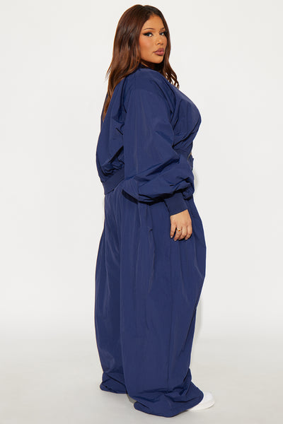 https://cdn.shopify.com/s/files/1/0293/9277/files/10-22-25_S3PM_113_V125JK1303_Navy_JP_AC_18-44-07_PLUS_80829_PXF.jpg?v=1762884988&with=400&height=600