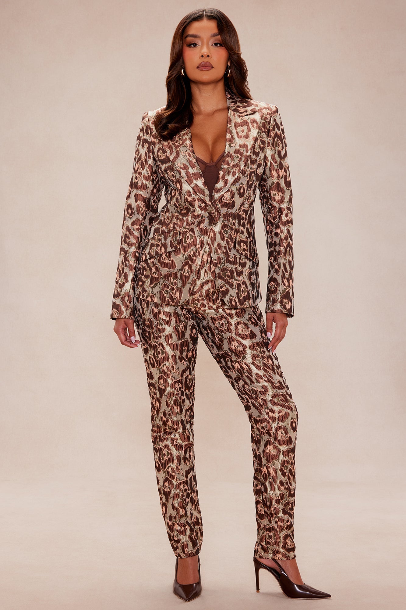 https://cdn.shopify.com/s/files/1/0293/9277/files/10-23-25_S5_7_25GWX10047AB_Brown_ZSR_JG_IM_10-39-13_28181_PXF.jpg?v=1761330281