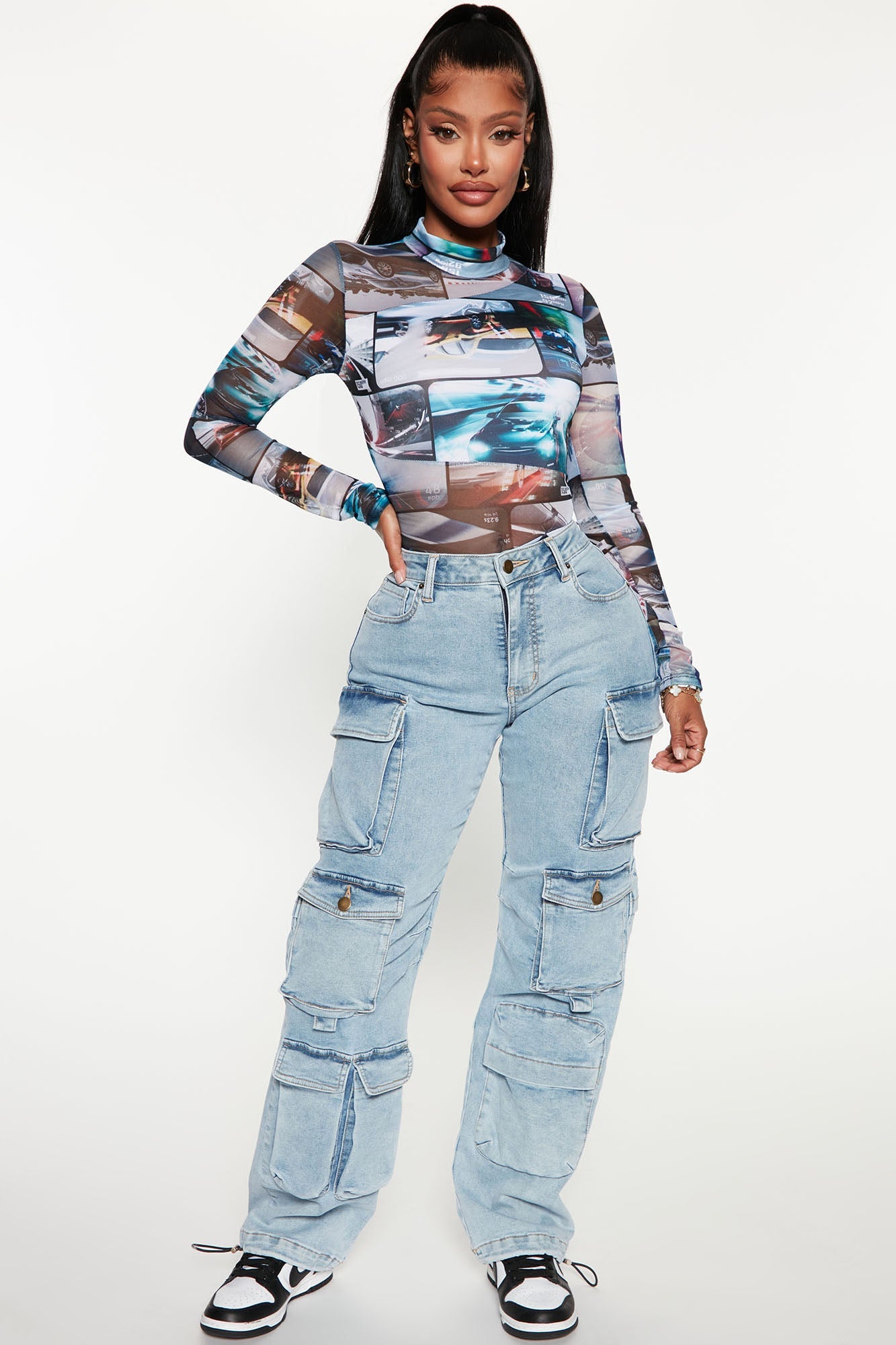 https://cdn.shopify.com/s/files/1/0293/9277/products/10-24-22Studio3_RM_RN_14-50-00_21_FN22P63623_LightWash_31985_ES.jpg?v=1666720345