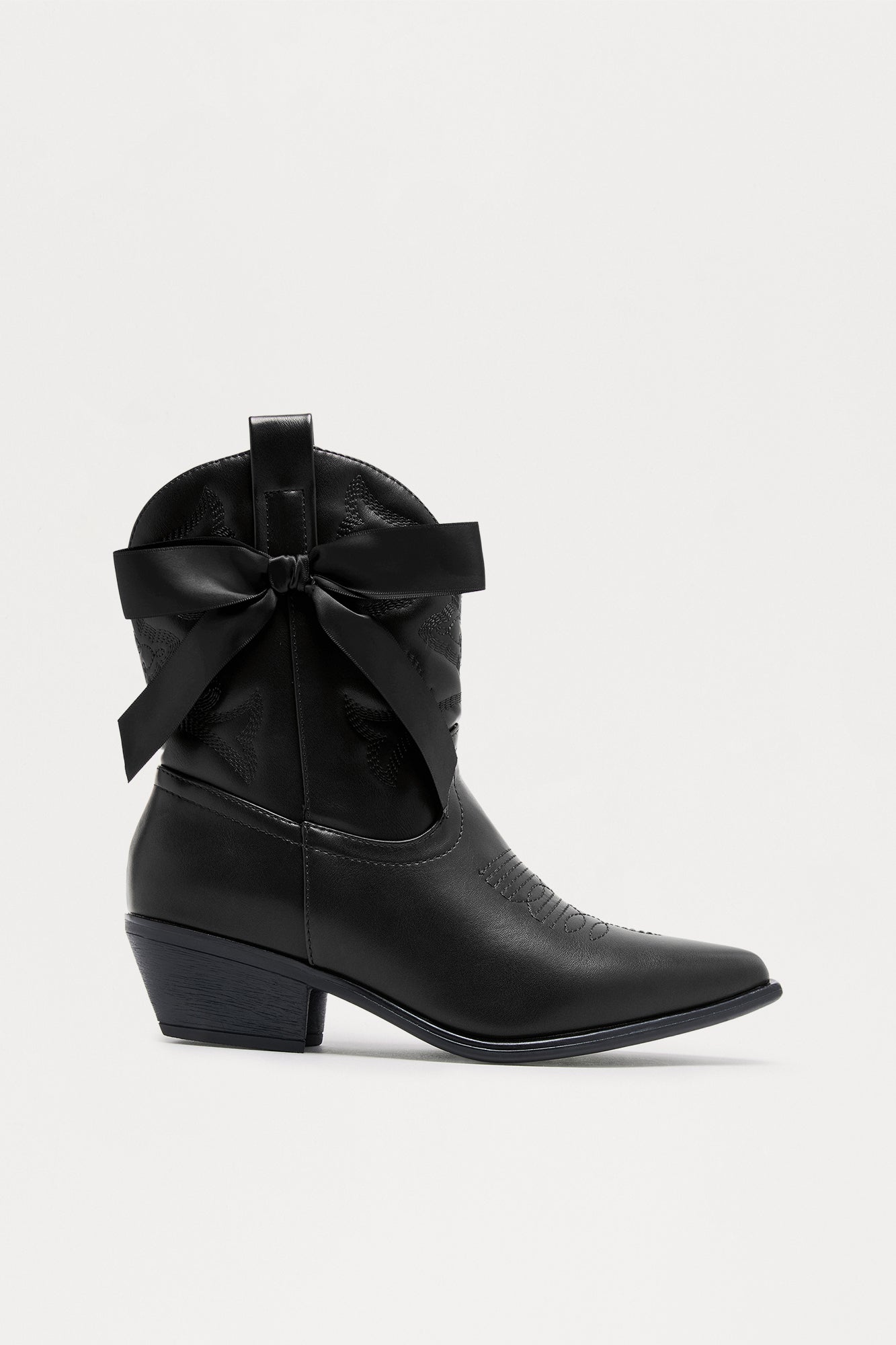 https://cdn.shopify.com/s/files/1/0293/9277/files/10-24-25_SL_14_WILLA25_Black_AB_10-59-01_FLATLAY_1899_PXF.jpg?v=1761677454