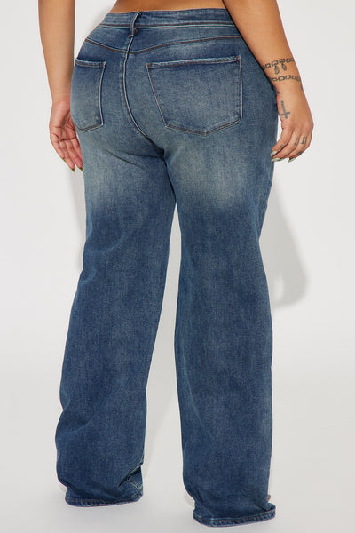 https://cdn.shopify.com/s/files/1/0293/9277/files/10-25-23Studio4_KT_AC_15-34-16_70_FN1209_MediumWash_5278_PLUS_PXF.jpg?v=1698959124&with=400&height=600