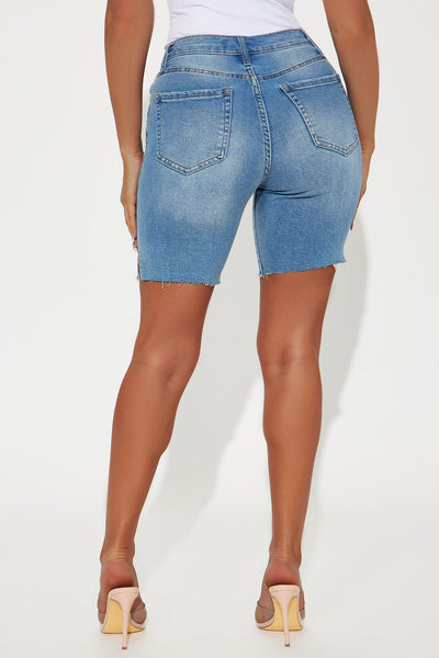 https://cdn.shopify.com/s/files/1/0293/9277/files/10-28-24_S3_1_ZDSHF836M1_MediumBlueWash_P_RA_SS_09-19-12_83366_WG_WG_WG.jpg?v=1740770270&with=400&height=600