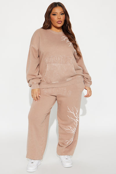 https://cdn.shopify.com/s/files/1/0293/9277/files/10-28-25_S3PM_63_V22507SC4707_Taupe_AE_AC_18-32-11_PLUS_85758_PXF.jpg?v=1761861582&with=400&height=600
