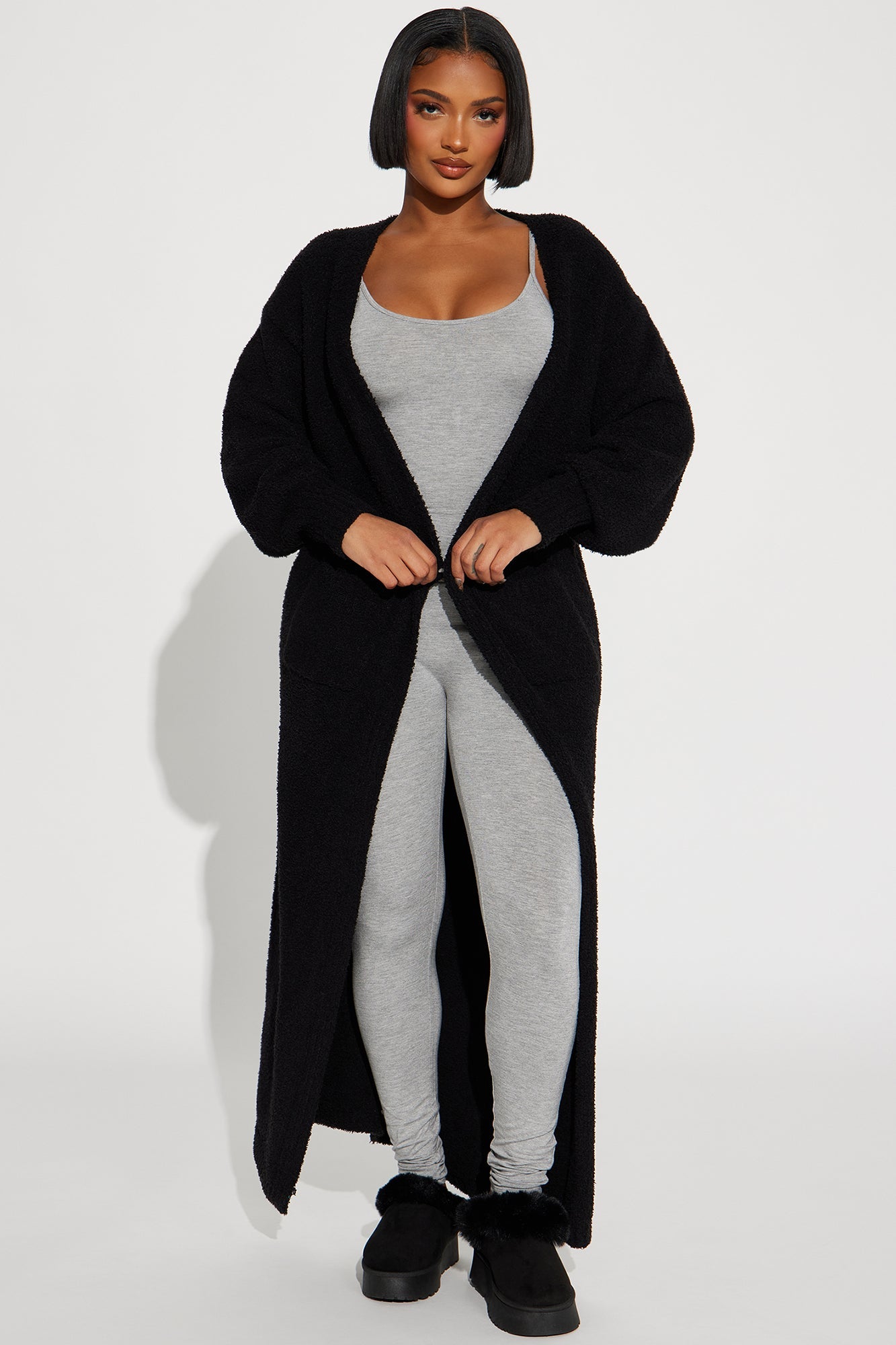 https://cdn.shopify.com/s/files/1/0293/9277/files/10-31-23Studio1_CB_DB_13-16-56_22_ZD10372C_Black_5671_PXF.jpg?v=1699303056
