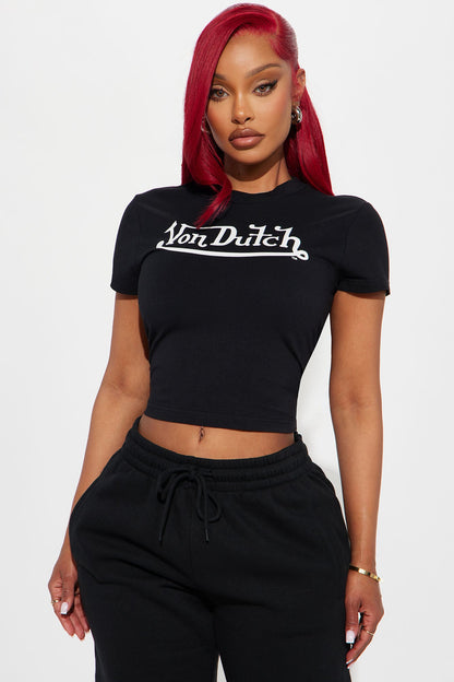 https://cdn.shopify.com/s/files/1/0293/9277/files/10-31-24-S2_10_7VND9A5262NV_BlackWhite_CZ_RL_15-31-27_17559_CM.jpg?v=1730485473