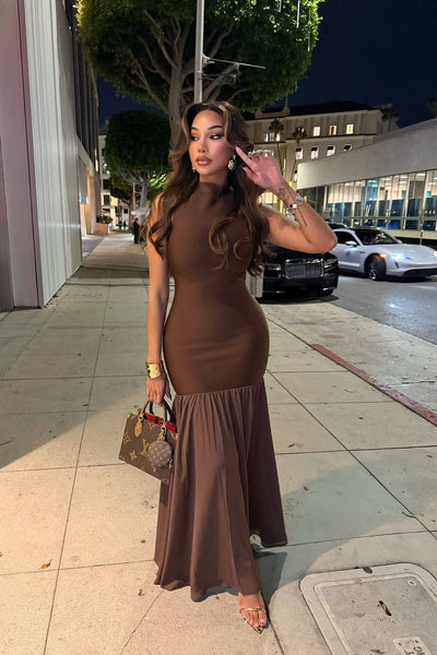 https://cdn.shopify.com/s/files/1/0293/9277/files/10-6-25_Sierra_Bandage_Maxi_Dress_Chocolate_012_JR.jpg?v=1764090046&with=400&height=600