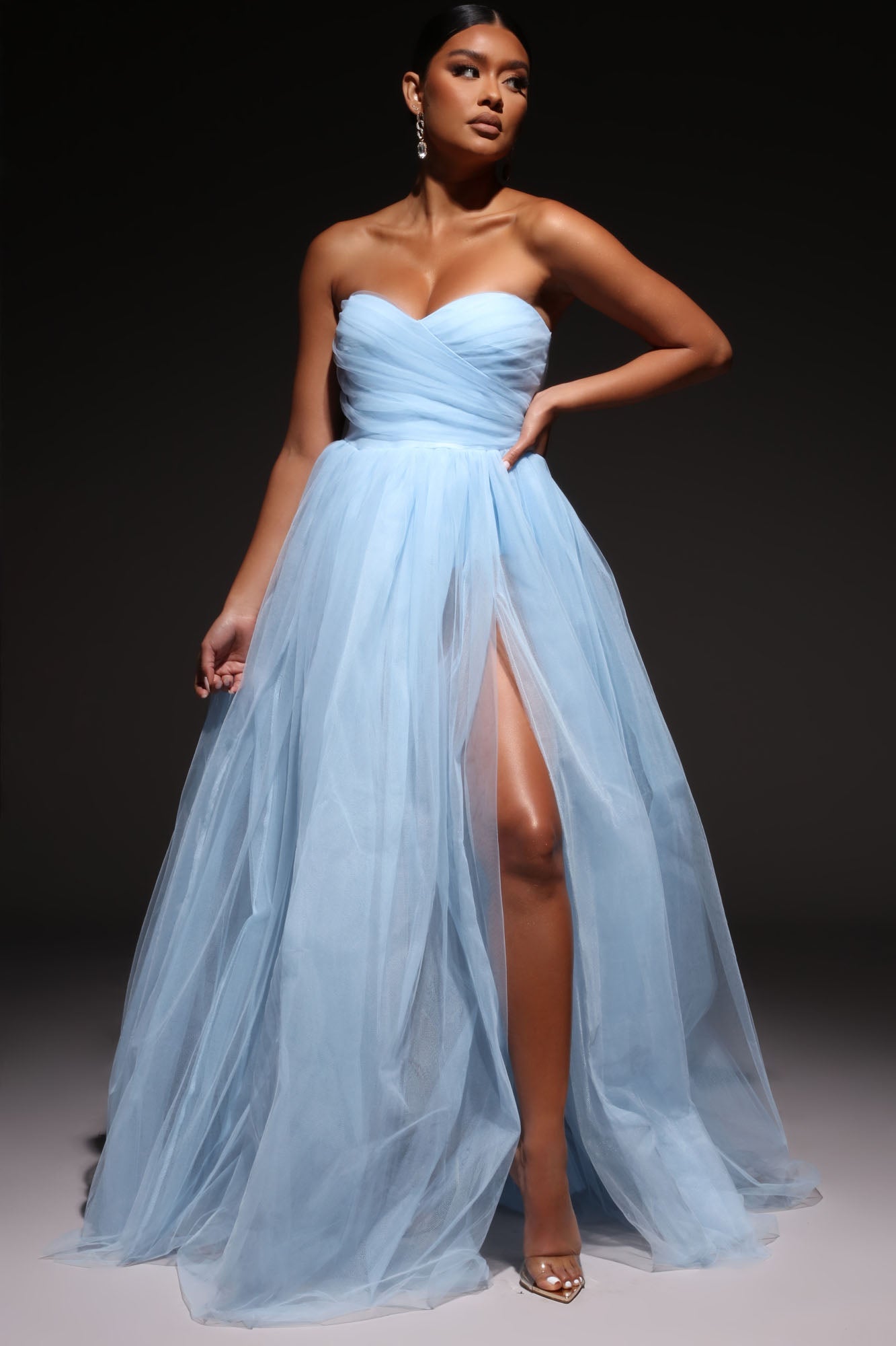 https://cdn.shopify.com/s/files/1/0293/9277/products/11-04-21Studio6_SN_RL_11-25-29_10_A34938_Blue_4250_EH.jpg?v=1636499150