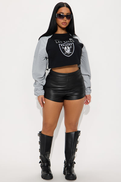 https://cdn.shopify.com/s/files/1/0293/9277/files/11-04-25_S1_40_JULL272FLVFS_Black_RK_NL_14-41-47_10026_PXF_VV.jpg?v=1762793107&with=400&height=600