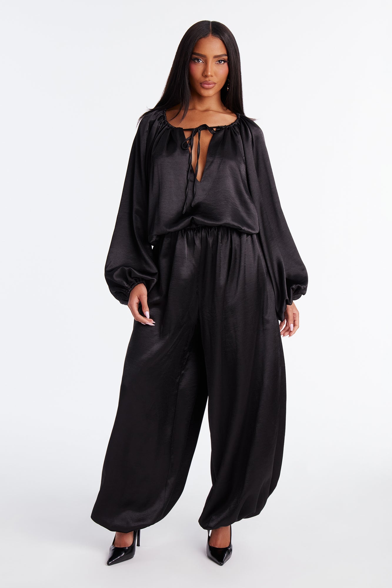 https://cdn.shopify.com/s/files/1/0293/9277/files/11-04-25_S6_52_25GWYQ17396_Black_ZSR_KF_IM_13-14-58_11531_PXF.jpg?v=1762467341