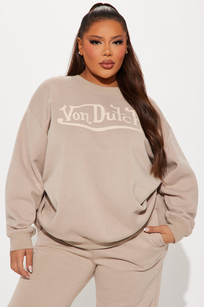 https://cdn.shopify.com/s/files/1/0293/9277/files/11-05-24_S4_1_7VND7A1363NV_Taupe_P_HY_DO_10-17-45_PLUS_89910_PXF.jpg?v=1736274242&with=400&height=600