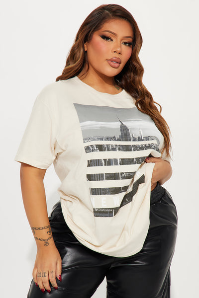 https://cdn.shopify.com/s/files/1/0293/9277/files/11-07-23Studio4_KT_AC_11-11-11_17_PTB10017136_Cream_12047_PLUS_PXF.jpg?v=1699900062&with=400&height=600
