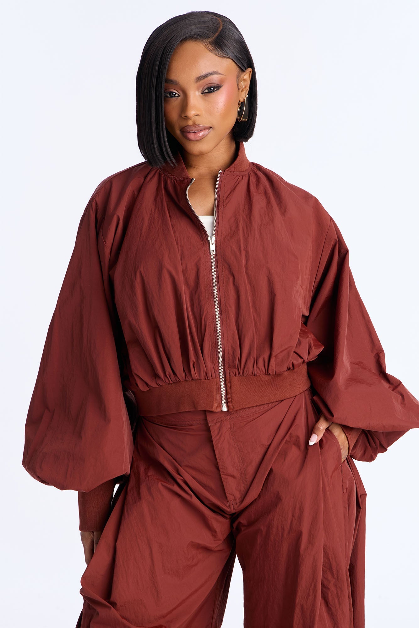 https://cdn.shopify.com/s/files/1/0293/9277/files/11-11-25_S6_48_V125JK1303_Mocha_ZSR_JG_DR_15-22-03_15427_BH.jpg?v=1763057294