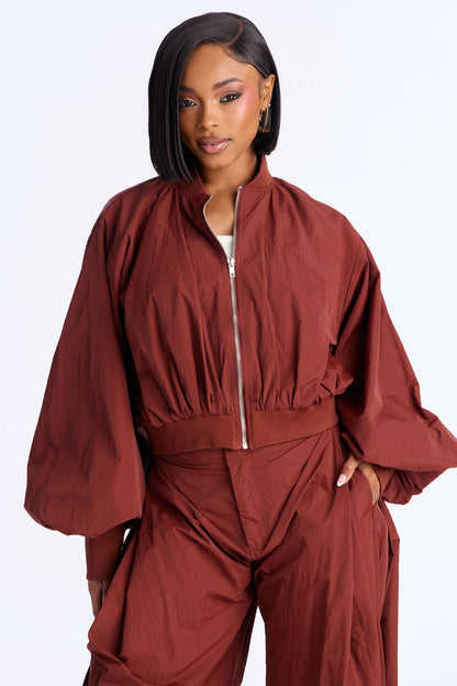 https://cdn.shopify.com/s/files/1/0293/9277/files/11-11-25_S6_48_V125JK1303_Mocha_ZSR_JG_DR_15-22-03_15427_BH.jpg?v=1763057294