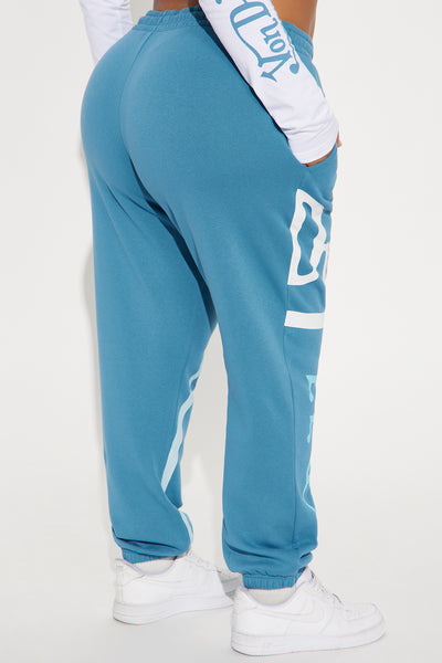 https://cdn.shopify.com/s/files/1/0293/9277/files/11-12-24_S1_46_7VND3A1291NV_Bluecombo_CXB_AP_14-23-24_PLUS_166384_PXF.jpg?v=1731534290&with=400&height=600