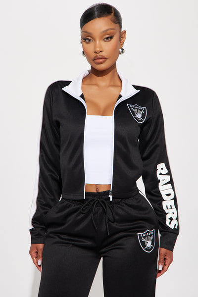 https://cdn.shopify.com/s/files/1/0293/9277/files/11-12-24_S2_42_JZLJ017FLVFS_Black_KJ_RL_14-56-15_43677_PXF.jpg?v=1731714140&with=400&height=600