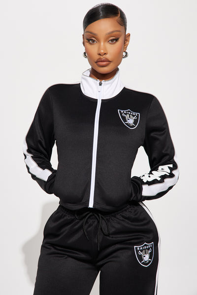https://cdn.shopify.com/s/files/1/0293/9277/files/11-12-24_S2_42_JZLJ017FLVFS_Black_KJ_RL_14-56-15_43679_PXF.jpg?v=1731714140&with=400&height=600