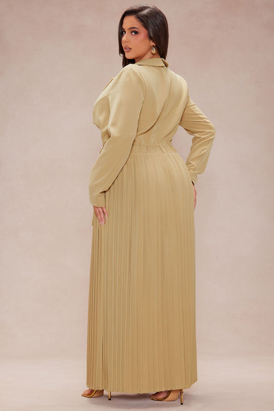 https://cdn.shopify.com/s/files/1/0293/9277/files/11-12-24_S5_7_D23620_Camel_CC_AZ_DO_13-57-02_PLUS_52073_CM_SL.jpg?v=1764098710&with=400&height=600