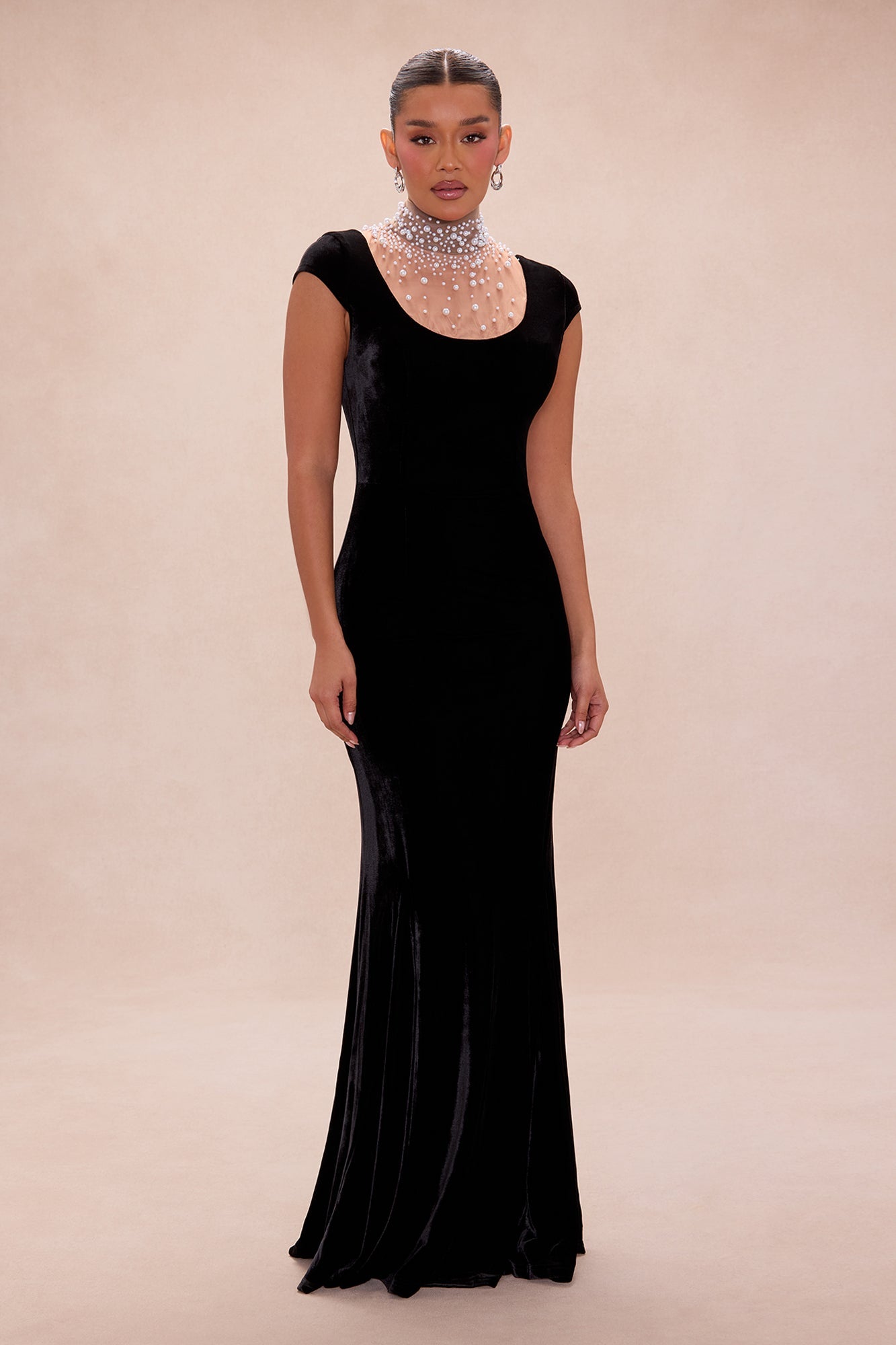 https://cdn.shopify.com/s/files/1/0293/9277/files/11-13-25_S5_29_XYJ018_Black_ZSR_AE_DR_14-16-24_19201_SKS.jpg?v=1763397938