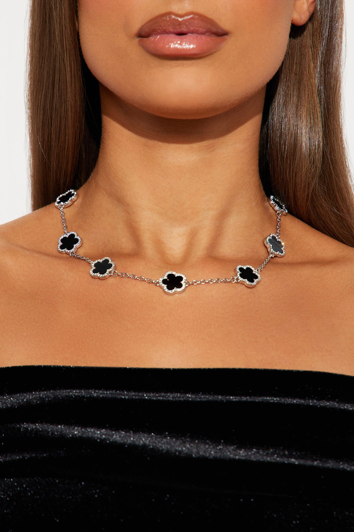 https://cdn.shopify.com/s/files/1/0293/9277/files/11-15-23_S3_2_HCHS401_SilverBlack_CXB_SS_12-49-44_27685_PXF.jpg?v=1700247362