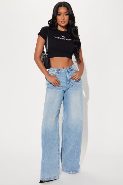 https://cdn.shopify.com/s/files/1/0293/9277/files/11-15-24_S4_2_TALLFN1180MWDWR_LightWash_KS_IM_10-11-29_95187_PXF.jpg?v=1732039327&with=400&height=600