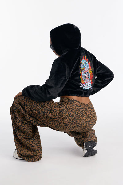 https://cdn.shopify.com/s/files/1/0293/9277/files/11-18-25_S2_15_EHWJ71041_Black_DA_SS_11-15-35_14863_SKS_CM.jpg?v=1766036666&with=400&height=600