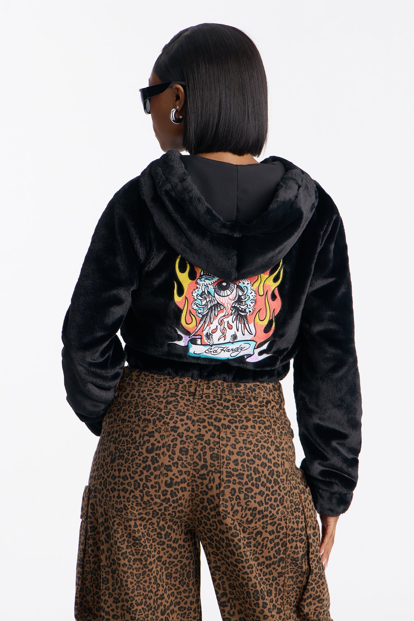 https://cdn.shopify.com/s/files/1/0293/9277/files/11-18-25_S2_15_EHWJ71041_Black_DA_SS_11-16-23_14871_SKS.jpg?v=1766036666