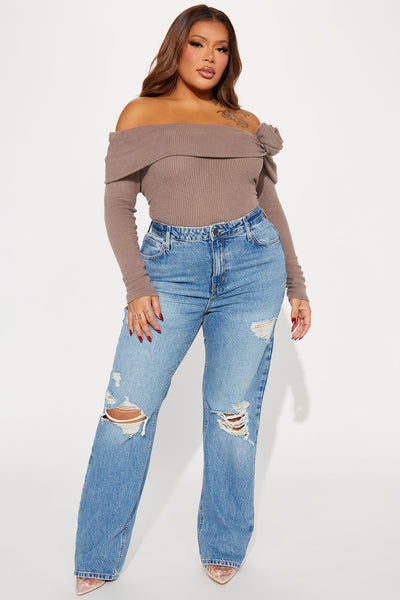 https://cdn.shopify.com/s/files/1/0293/9277/files/11-20-23Studio4_TK_AC_11-00AM_11_FN340164_VintageWash_30441_PLUS_MR.jpg?v=1700675310&with=400&height=600