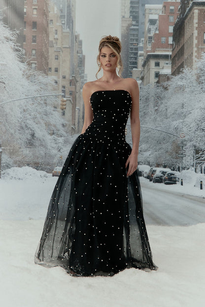 https://cdn.shopify.com/s/files/1/0293/9277/files/11-20-25_Womens-Holiday-Editorial_-Collection_LOOK_20_RA_MR_13-40-19_35089_ES_WG.jpg?v=1764806141